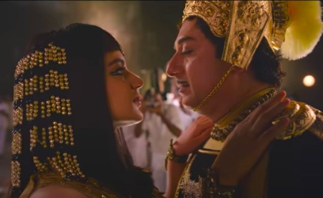 MUST WATCH: Kangana Ranaut and Arvind Swami recreate Jayalalithaa-MGR's chemistry in Thalaivi's song