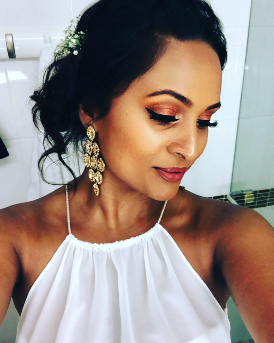 Popular Tamil singer leaves fans jaw-dropped with her stunning BOLD maternity pics; viral ft SuVi