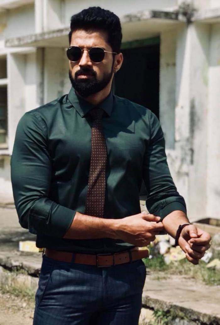 Sarpatta Parambarai fame Santhosh Prathap to romance this popular Tamil heroine ft Andrea Jeremiah, Bigg Boss Tamil 5