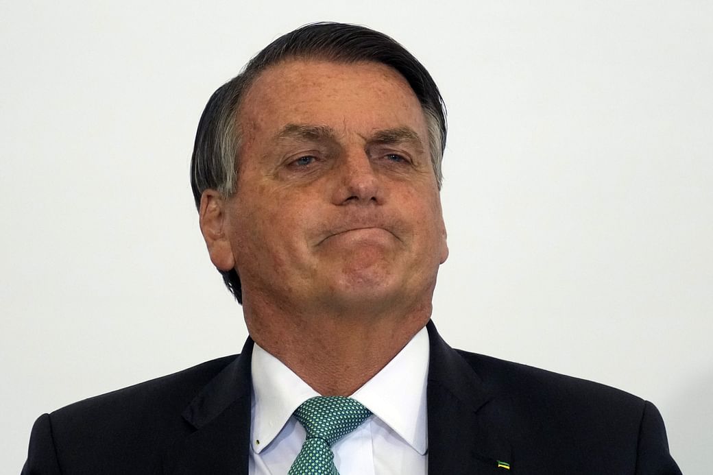 Brazil president eats pizza on the street after US hotel denies entry
