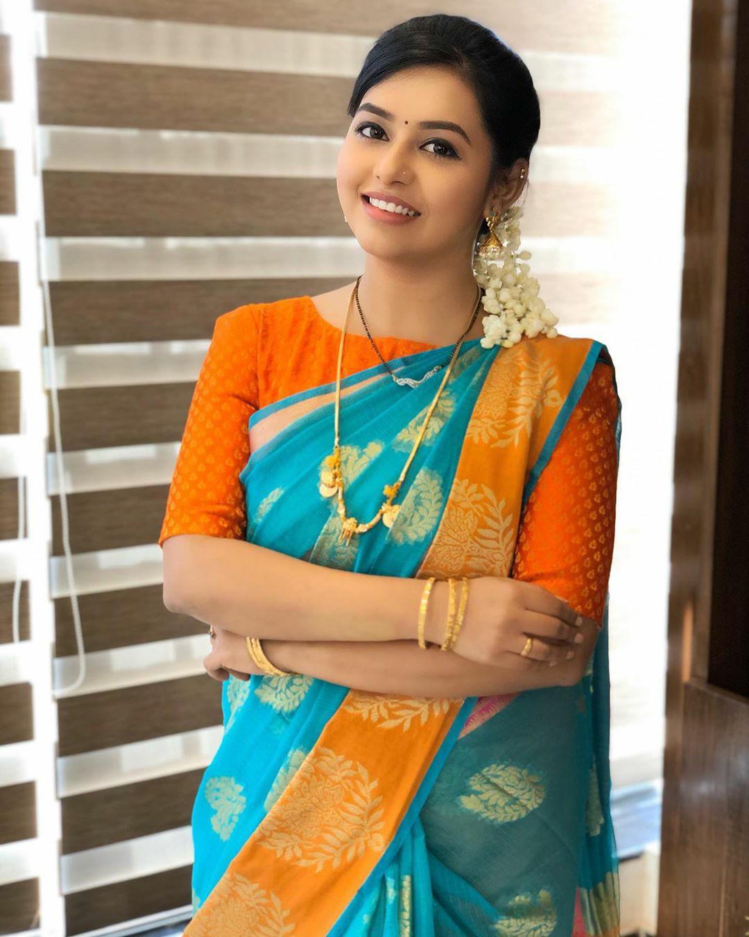 Popular Vijay TV actress announces her pregnancy; shares a cute baby bump pic ft Vanitha Hariharan