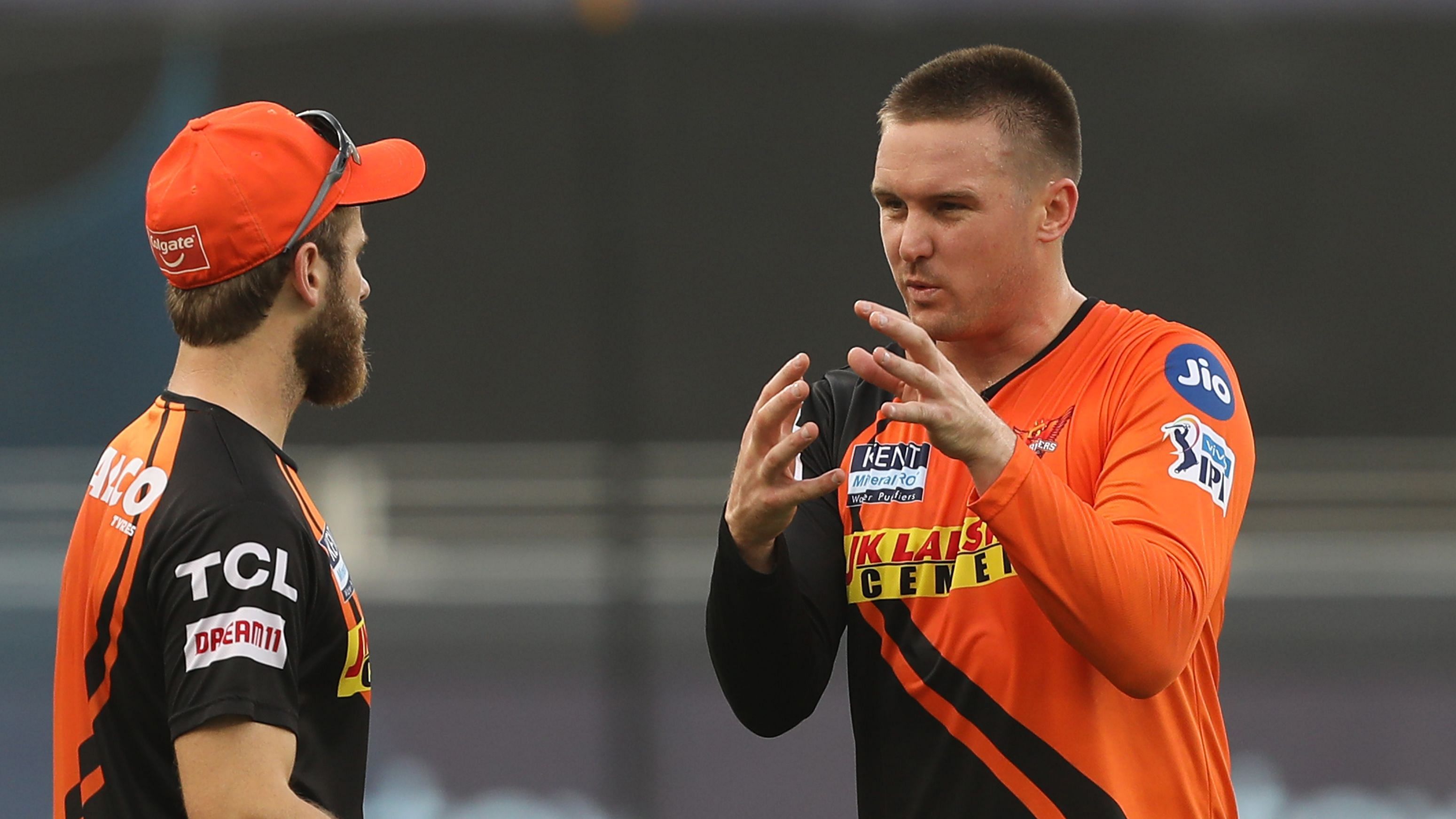 Jason Roy regrets beating his hand after drops Dhoni's catch