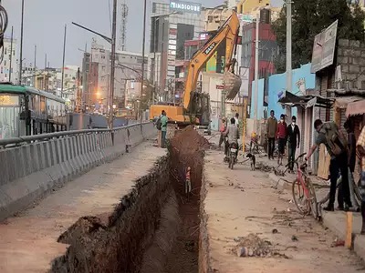 30 Meter hole that suddenly appeared infront of home in Banglore