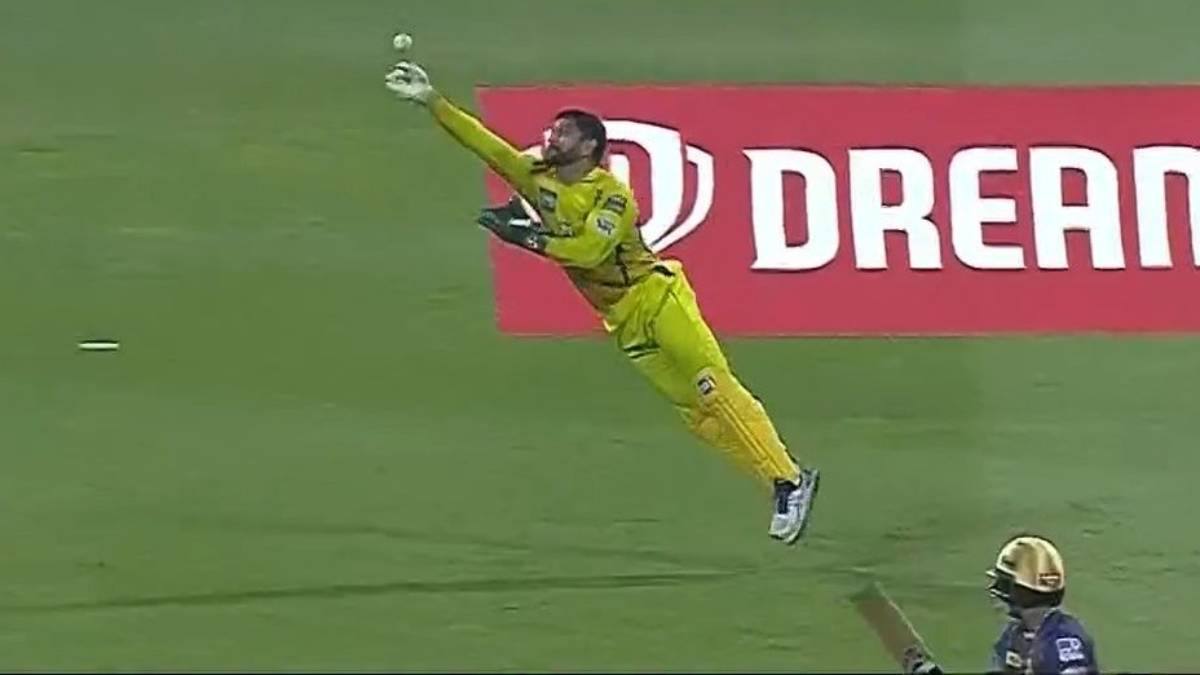 Dhoni completes 100 IPL catches for CSK as wicket-keeper
