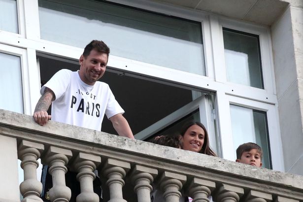 Break into the hotel and rob football player Lionel Messi