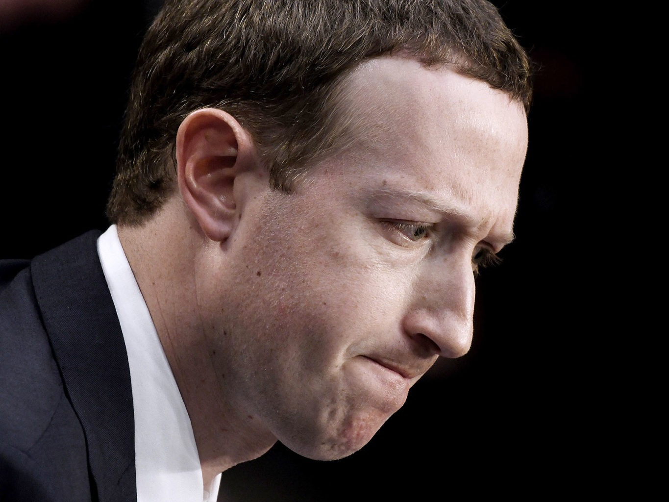 Mark Zuckerberg property value plummets as Facebook, WhatsApp down