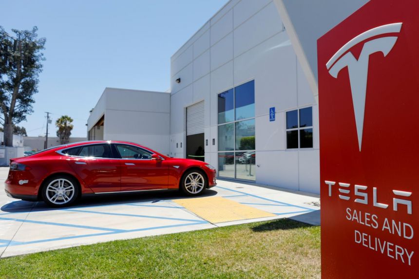 Tesla ordered to pay over ₹1,000 crore to former worker over racism