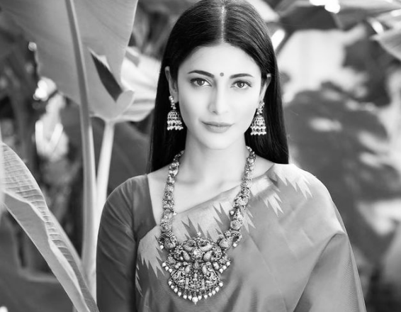 Fan asks Shruti Haasan for her phone number - Guess how the actress replied