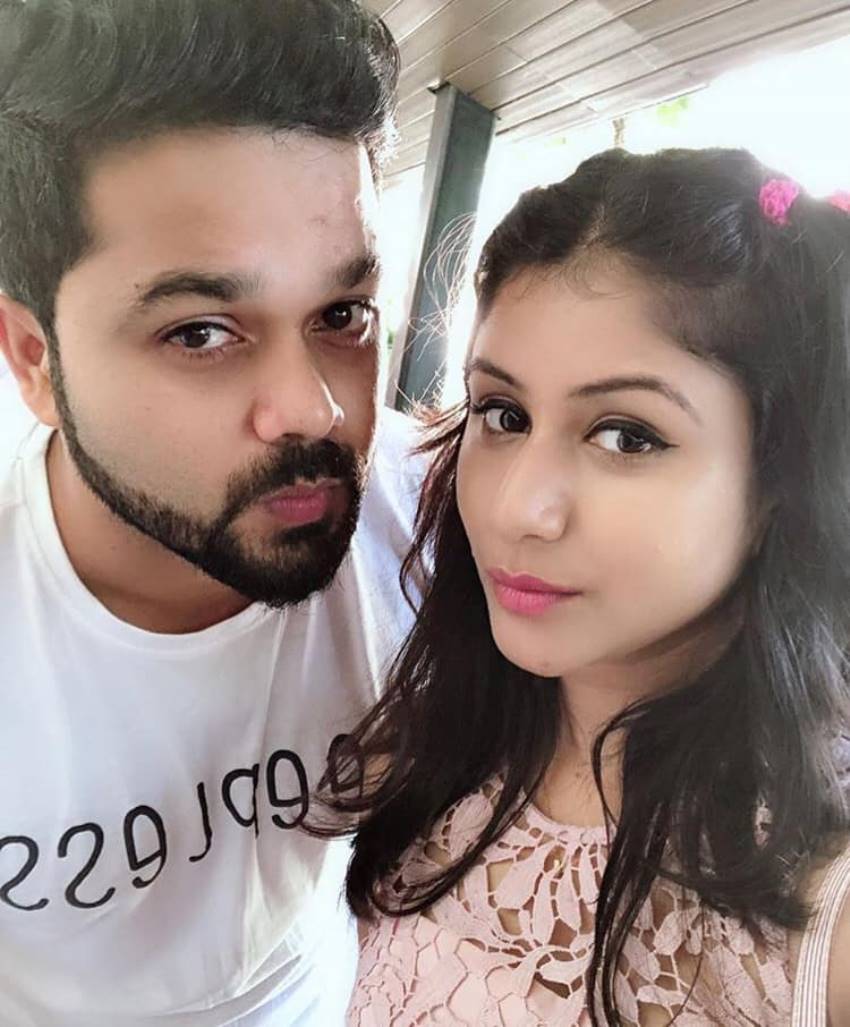 Alya Manasa and Sanjeev Karthick announces second pregnancy; viral VIDEO