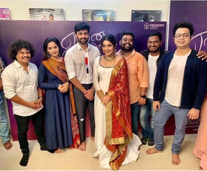 Romantic FIRST LOOK posters from Cook With Comali fame Ashwin’s NEXT revealed ft Enna Solla Pogirai