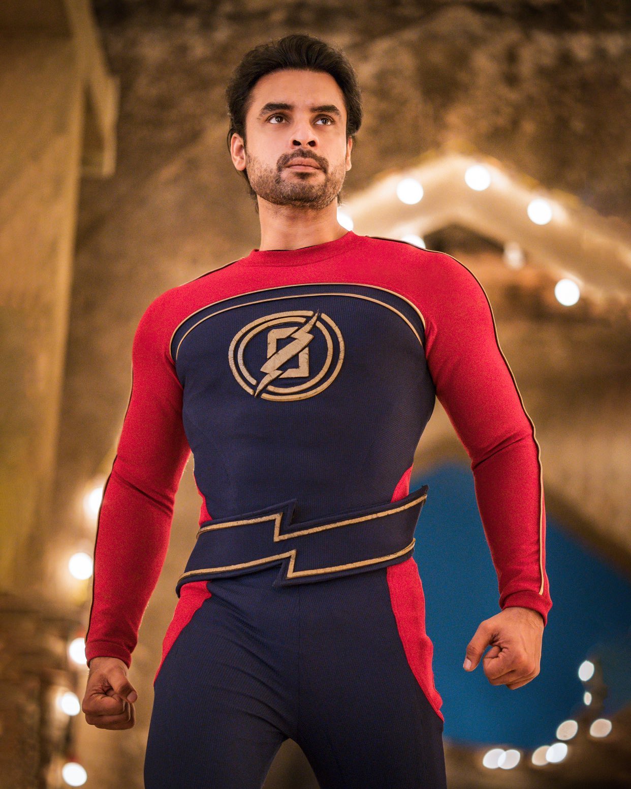 This stylish Indian Superhero’s electrifying TRAILER is damn promising; WATCH now ft Tovino Thomas Minnal Murali