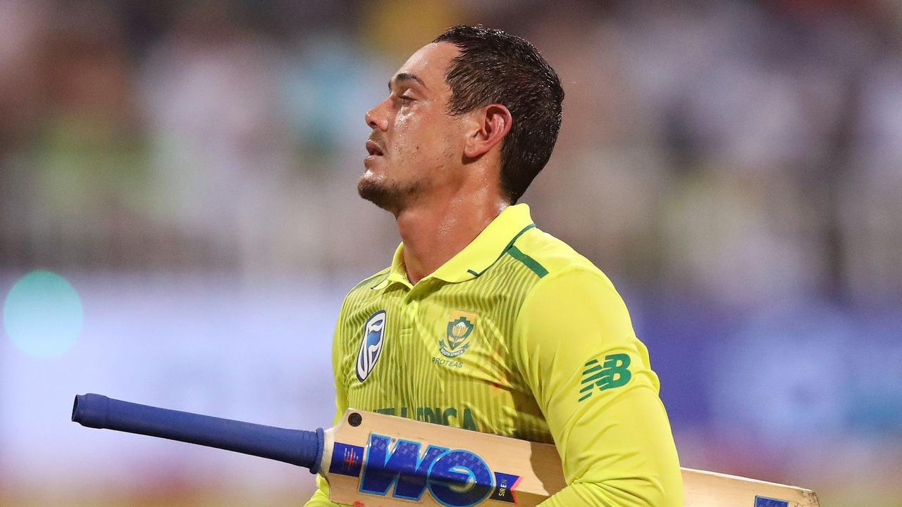 De Kock apologizes after controversy over taking the knee