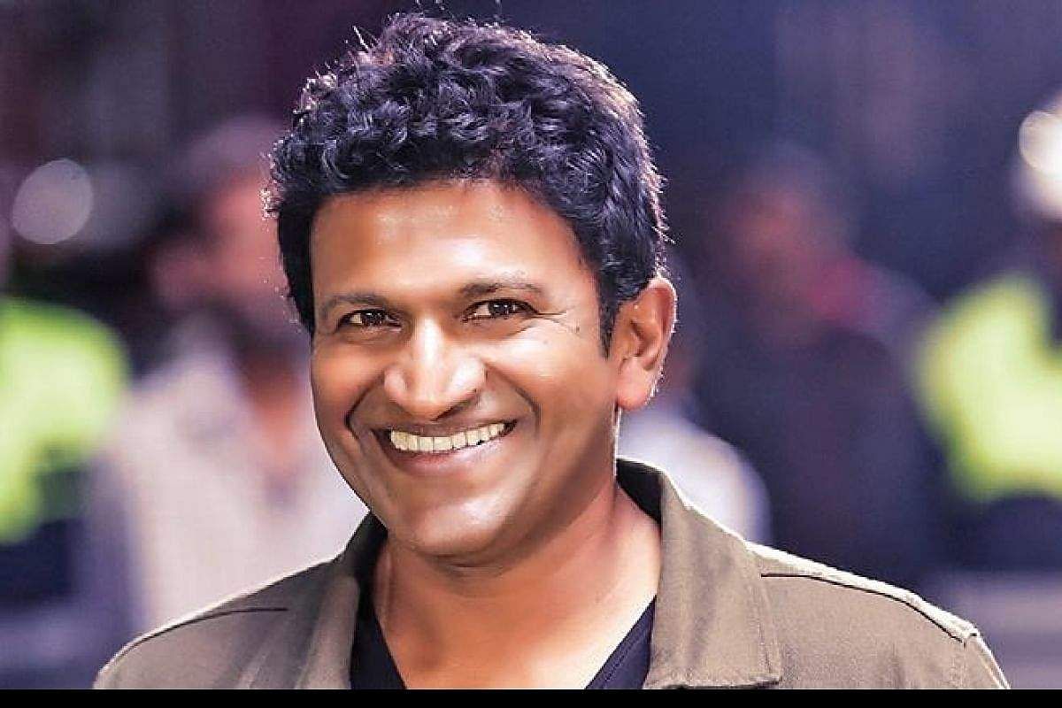 Puneeth Rajkumar laid to rest with full state honours; Fans bid a tearful goodbye!! Heartbreaking pics