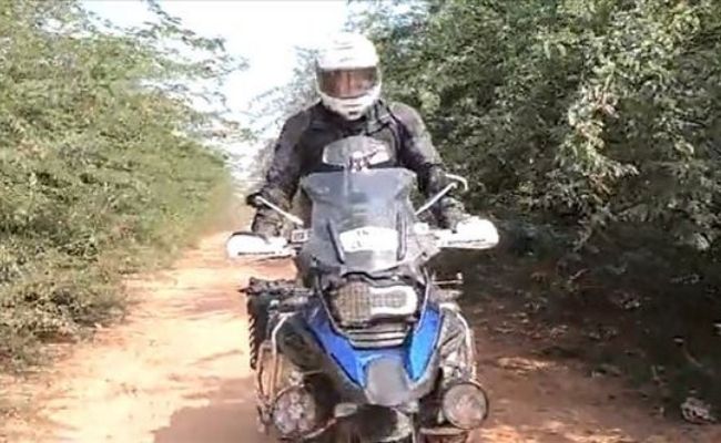 Thala Ajith's latest picture with son Aadvik is super trending