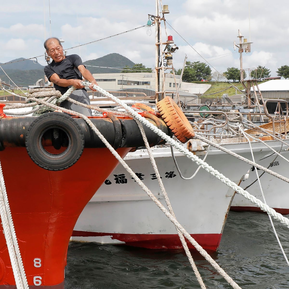 Japan 69-year-old man stranded at sea for 22 hours