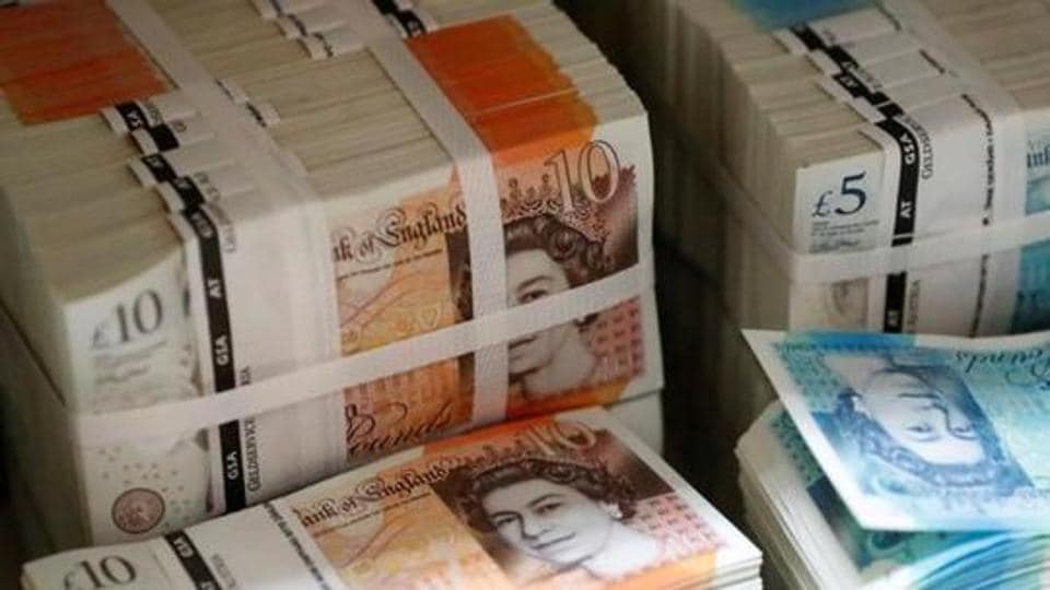 england woman mistakenly Rs. 7.7 crore cash credit