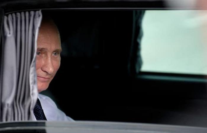 Putin said he worked a car driver because financial crisis