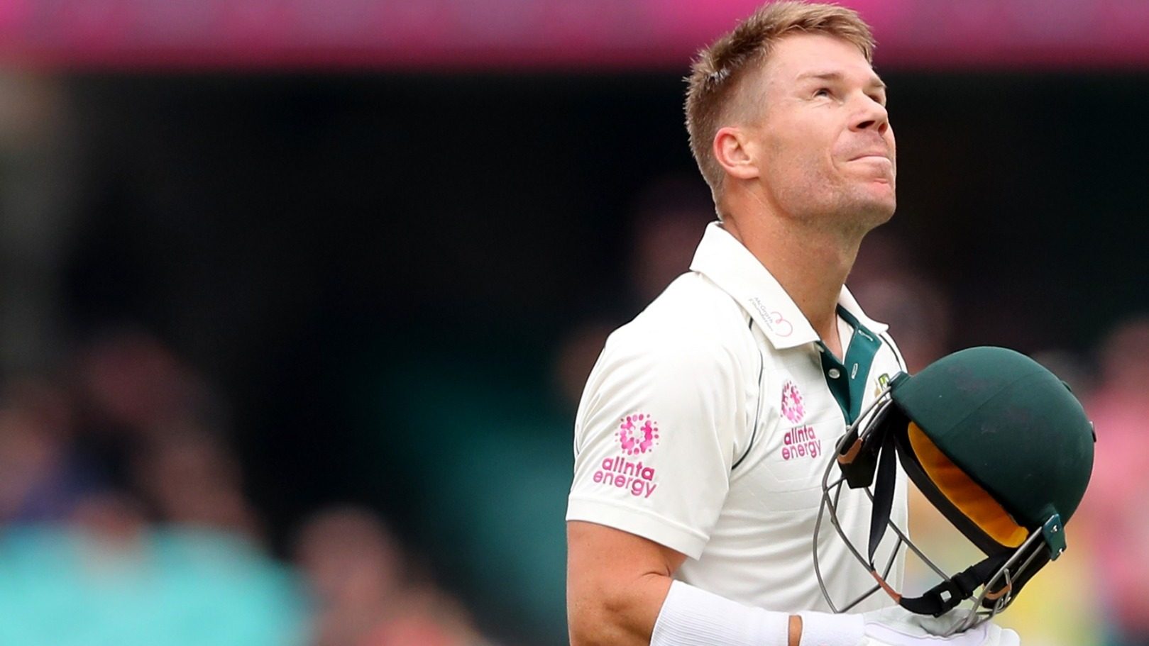 Warner makes young fan's day with heartwarming gesture
