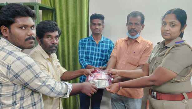 Madurai Retd condutcor missed 3 lakhs rupees police finds