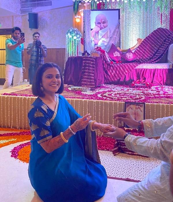Daughter celebrates mother's second wedding, post goes viral