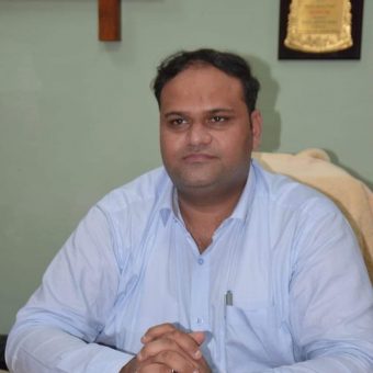 mp district collector cuts his own salary people appreciates