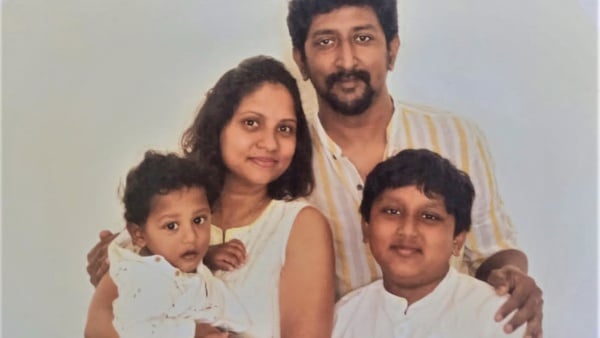 chennai bank officer commits suicide by killing wife and children