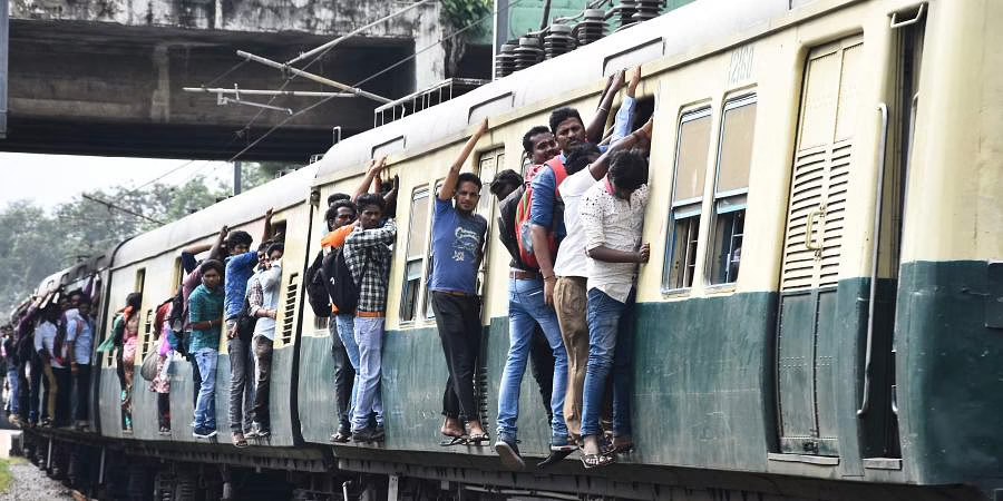 2 doses vaccine are mandatory for Chennai suburban trains 