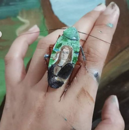 Philippine artist painted beautiful paintings on cockroaches