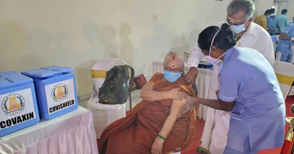 MK Stalin take covid vaccine booster dose in Chennai