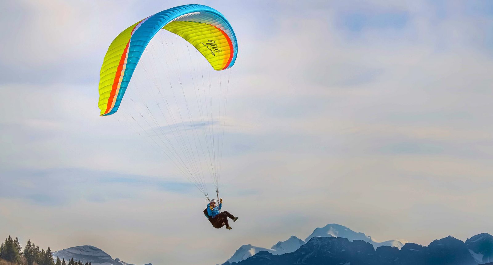 trending paragliding woman crying in the sky video gone viral