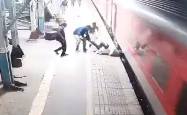 RPF soldier saves passenger's life at Vasai railway station