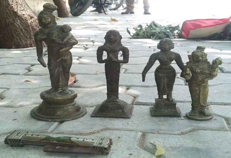 five chief metal statues found in the Nanguneri bus stand toilet