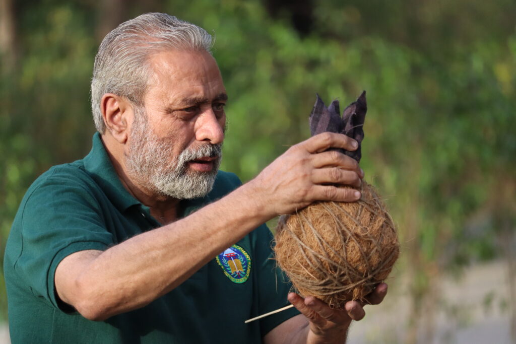 Delhi nest man built a record two and a half lakh bird nests