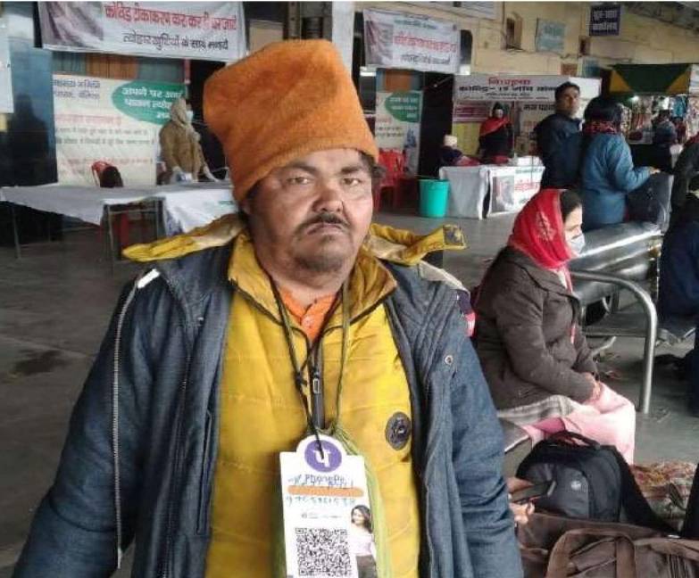 Bihar man brings digital begging with qr code, mobile