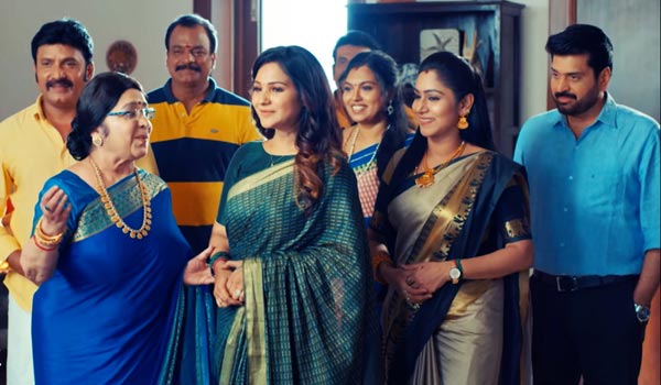 Actress Sharanya Turadi turns emotional as Vaithegi Kathirunthal goes off air
