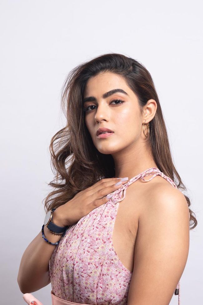 This young Tamil actress arrested for abusing policemen and rash driving; details ft Kavya Thapar