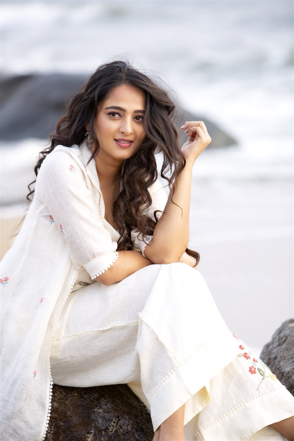 Anushka Shetty to team up with this popular Tamil director in her NEXT ft AL Vijay