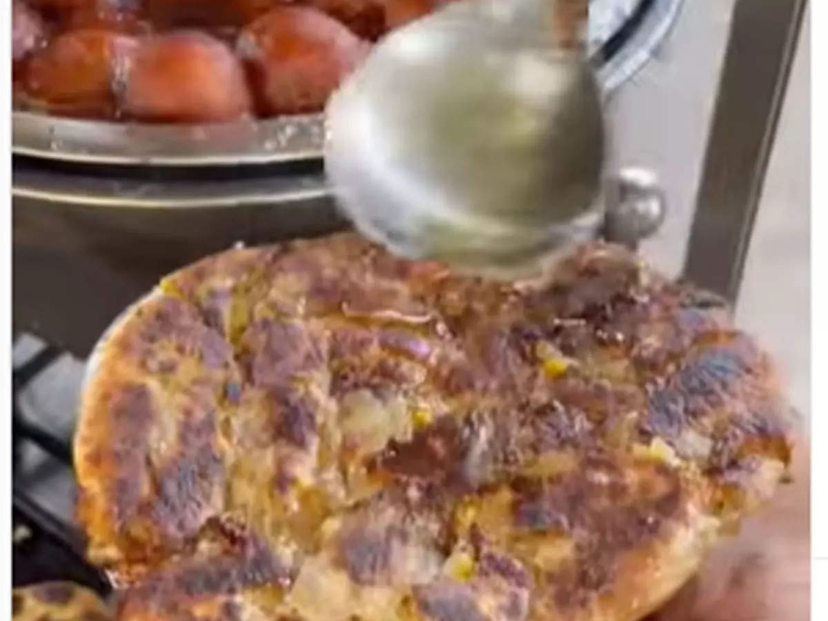 Globjamun Parotha Uttar Pradesh dish went viral in internet