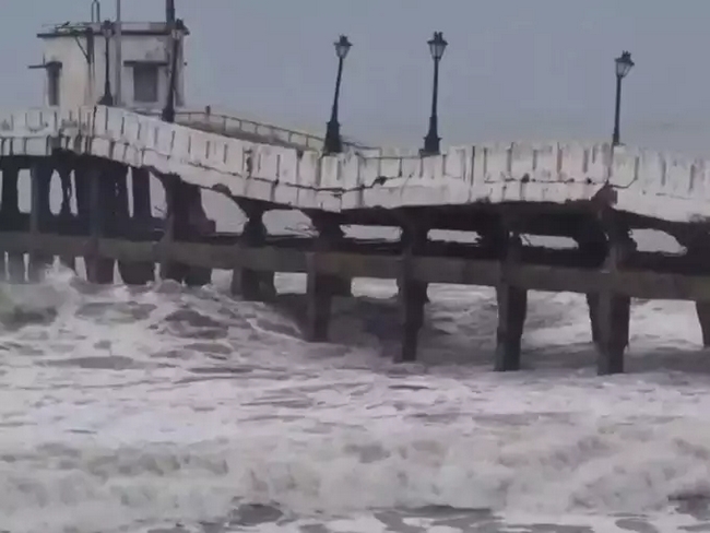 Sea rage in pondicherry old bridge collapsed