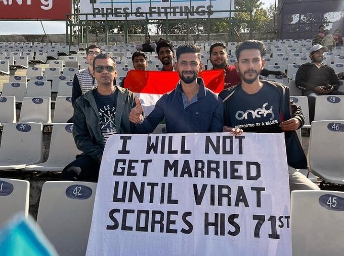 Fans placard in stadium during INDvsSL 1st Test Goes Viral