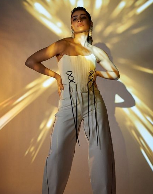 Samantha latest clicks went viral in social media 