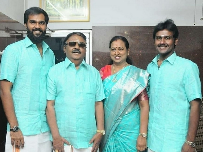 premalatha birthday celebration Captain vijayakanth with his family