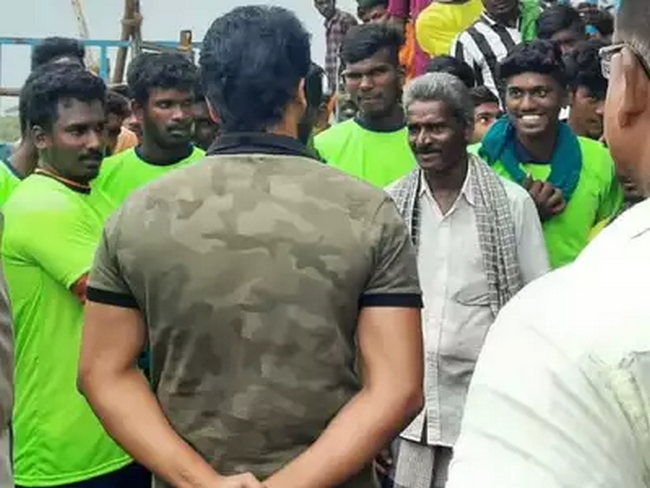 Actor soori visited vaadivaasal test shoot viral pic 