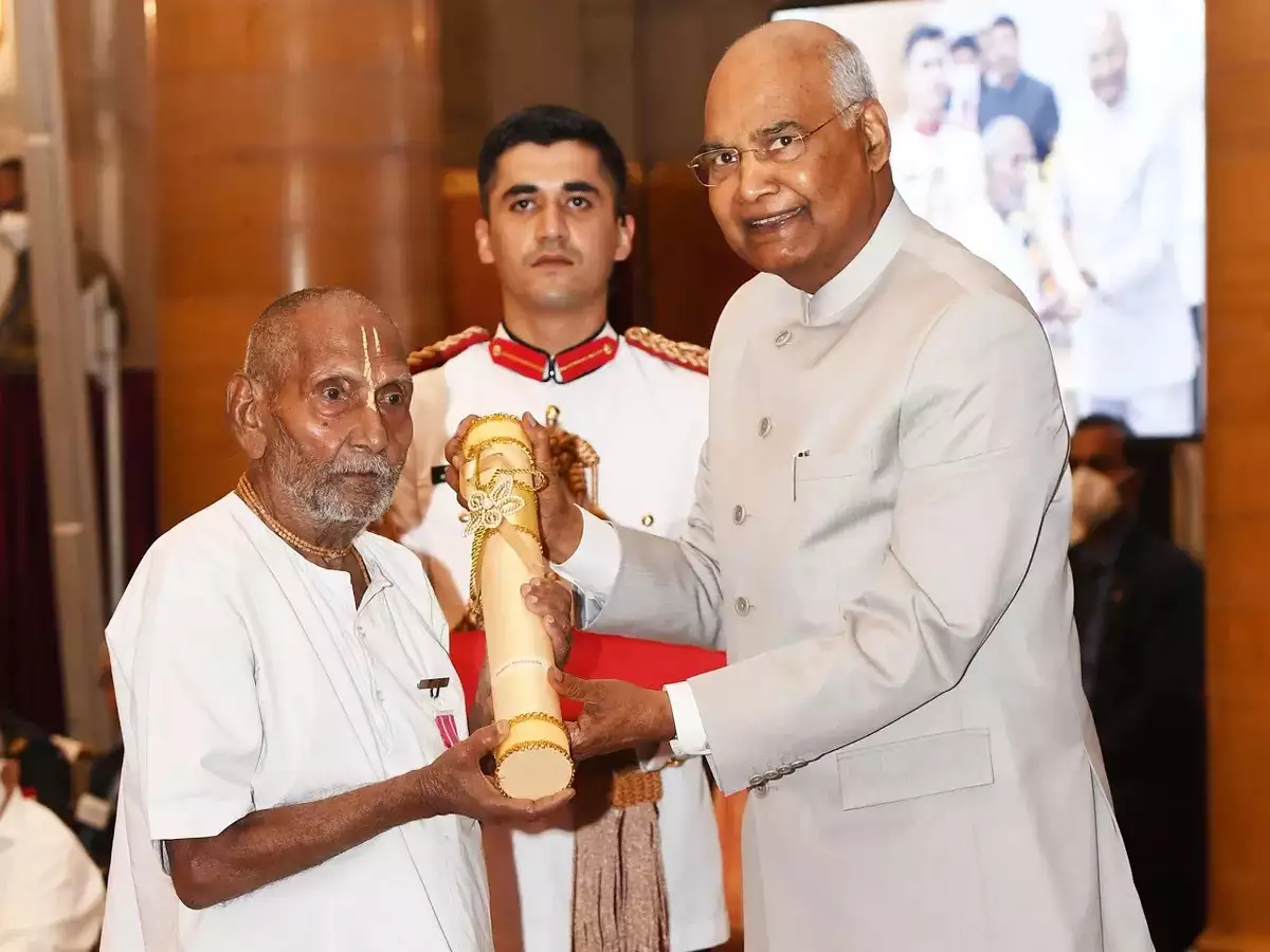 126 years old swami sivanandha Receives Badmashri award