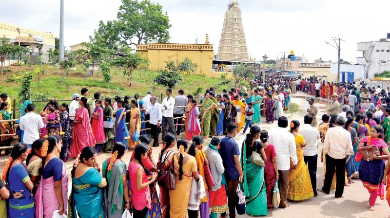 Madurai High Court raises questions about VIP Dharshan in Temples