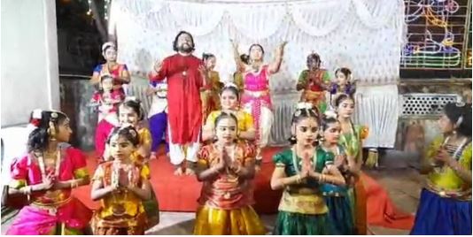 Popular Bharatanatyam Dancer Kalidas passesway while dancing