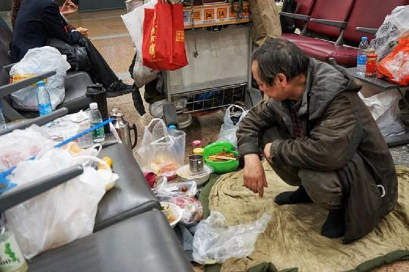 Chinese Man Lives In Airport For 14 Years