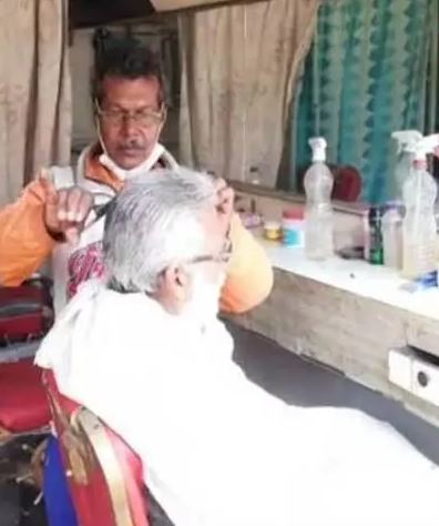 father owns small hair salon and son kuldeep sen is ipl star