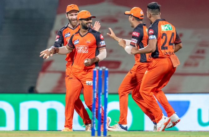 SRH young players dance for arabic kuthu song
