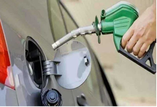Petrol Sold For Rs 1 Per Litre In solapur City To Protest